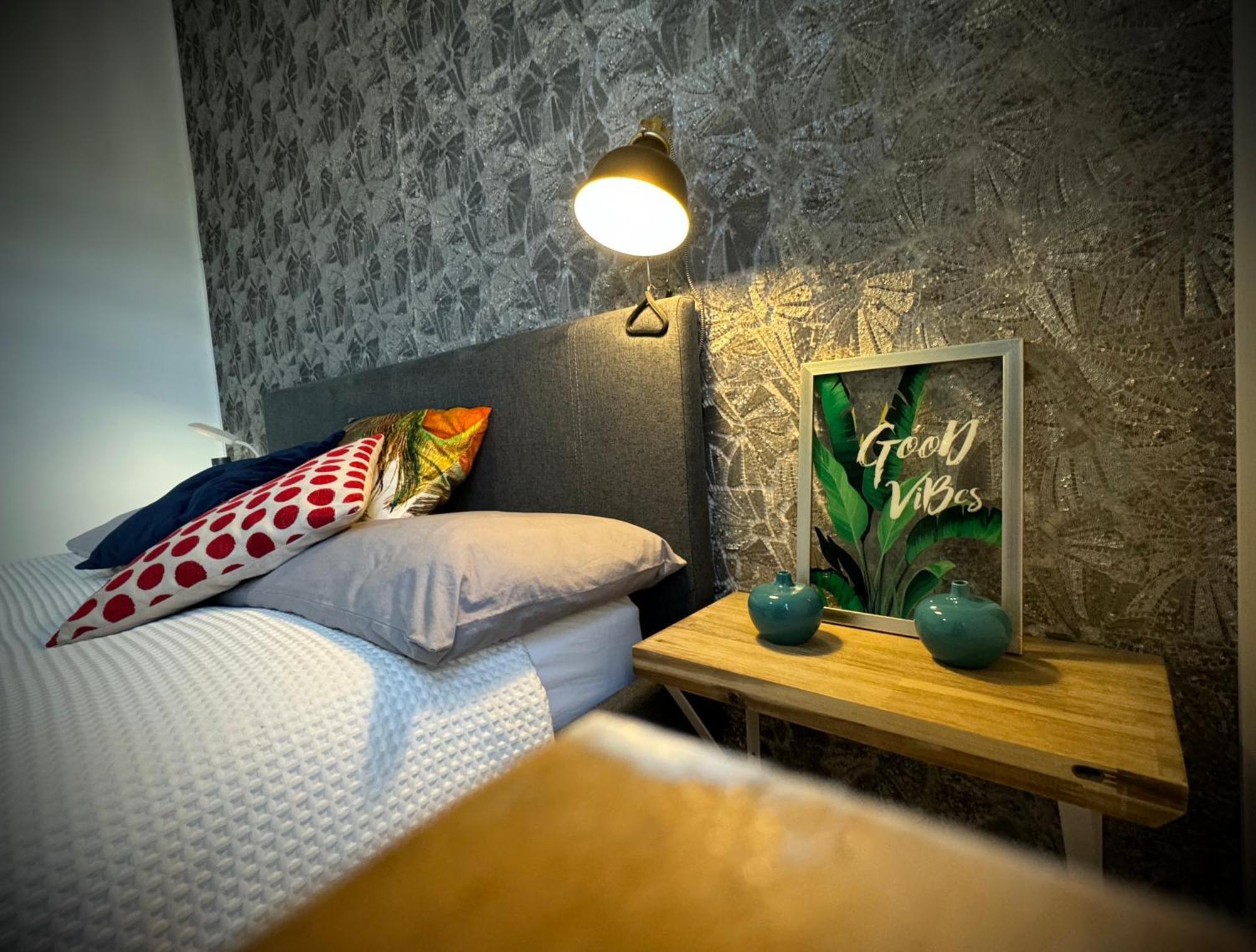 Private Room In A Stylish Flat London Ngoại thất bức ảnh